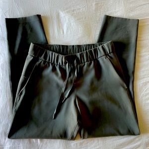 ✨SAGE GREEN KHAKI TAPERED LEG MID RISE 7/8 PANT LUXTREME PANTS✨